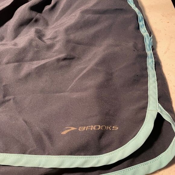 Brooks Shorts  - Picture 2 of 5